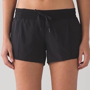 luluemon hotty hot long 4in shorts